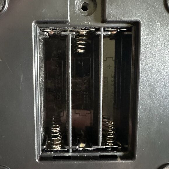 9” Touch Activated Candy Dispenser Battery Operated - Tested/Working - Picture 9 of 9